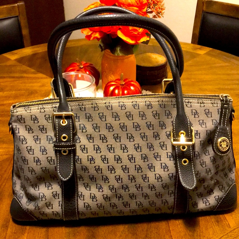 Authentic Dooney&Bourke🎅Christmas Sale🎅
